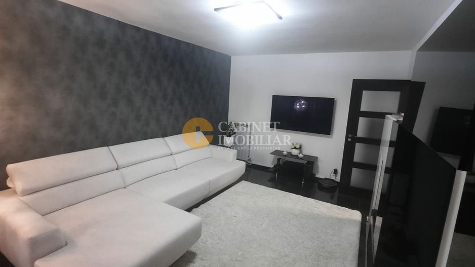 3 Camere Decomandat - Etaj intermediar -  71 mp - Zona Galata - Poză 1