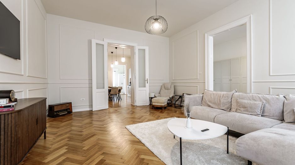 PROPRIETATE VÂNDUTĂ Apartament premium cu 3 camere Ultracentral - Poză 6
