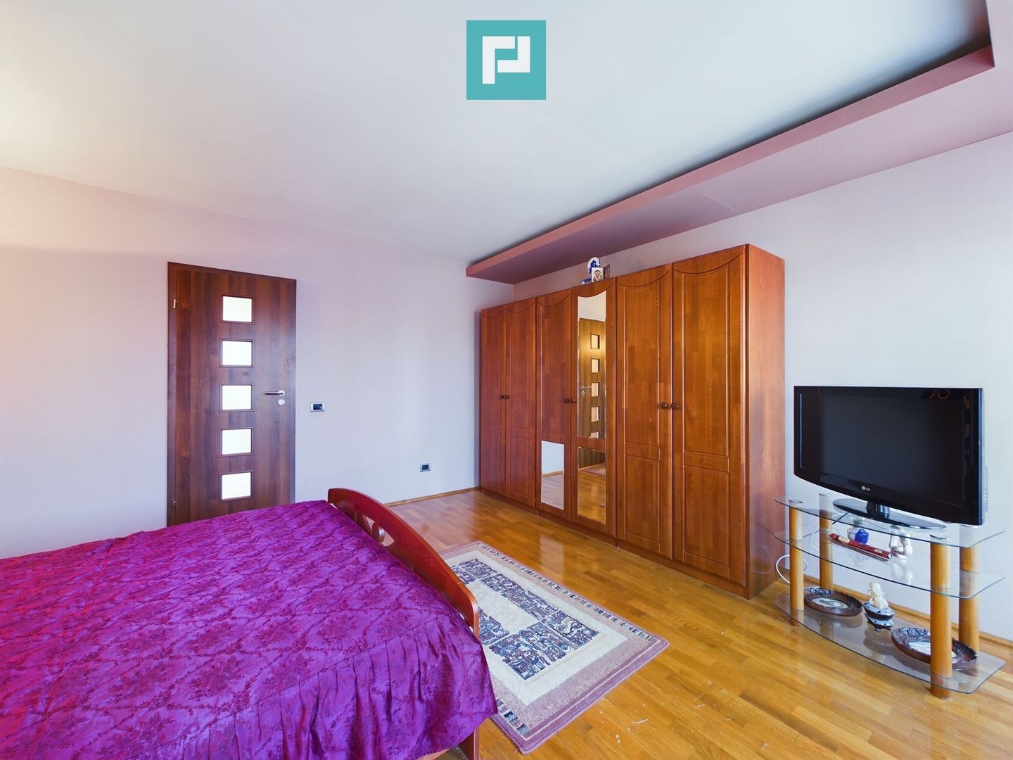 Vilă spațioasă cu 8 camere, Grădiște - Poză 28