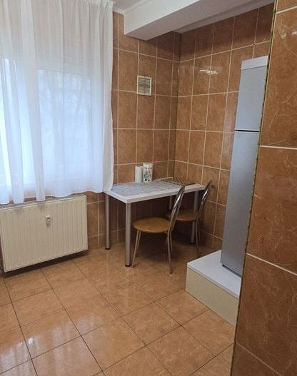 Garsonieră spațioasă 45 mp, etaj intermediar, mobilată, Basarabia - Poză 5