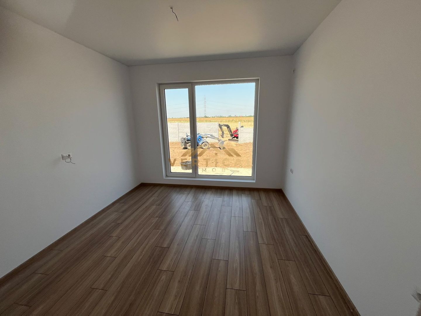 Casă Modernă cu 2 Dormitoare și Curte Berceni Ilfov - Poză 6
