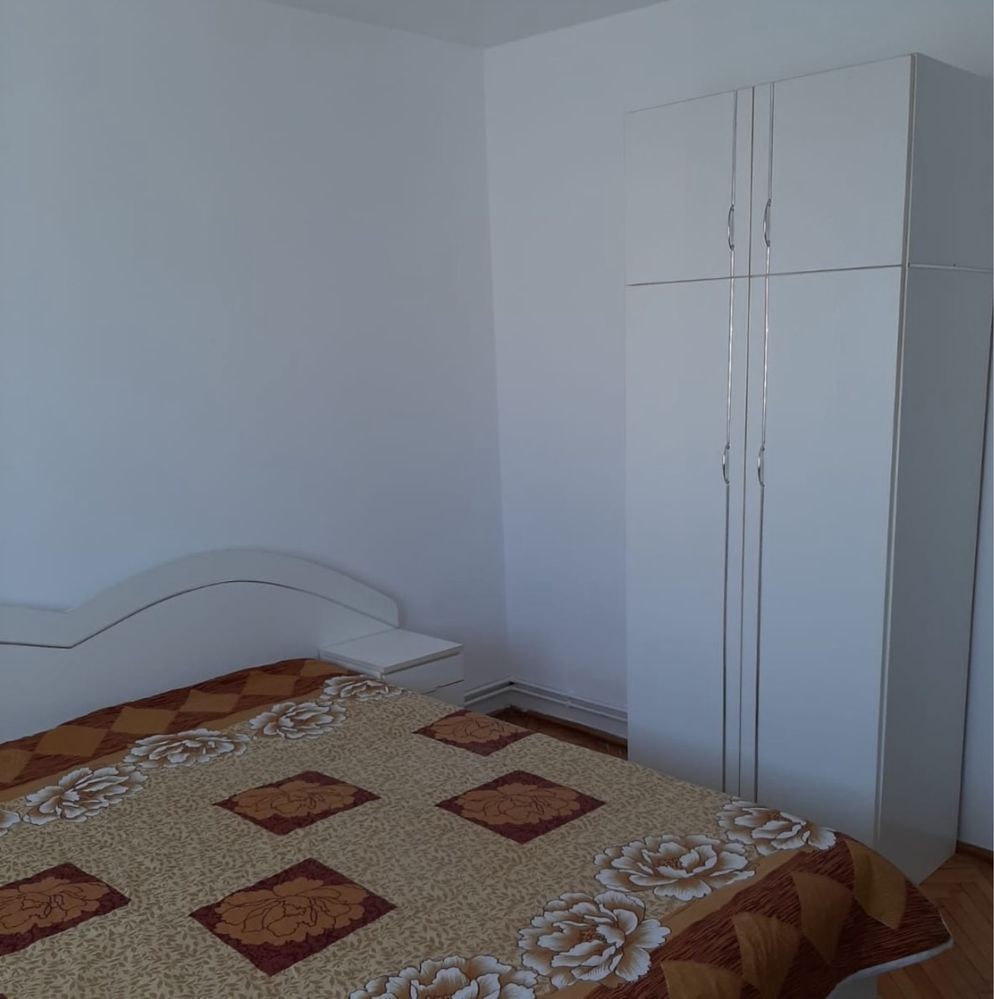 Vand apartament 2 camere - Poză 2