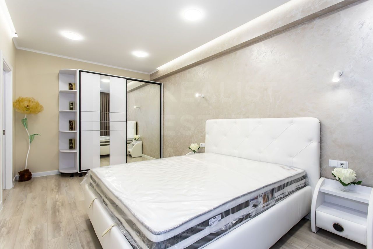 Chirie, apartament, 2 camere, str. Pan Halippa, Centru - Poză 1