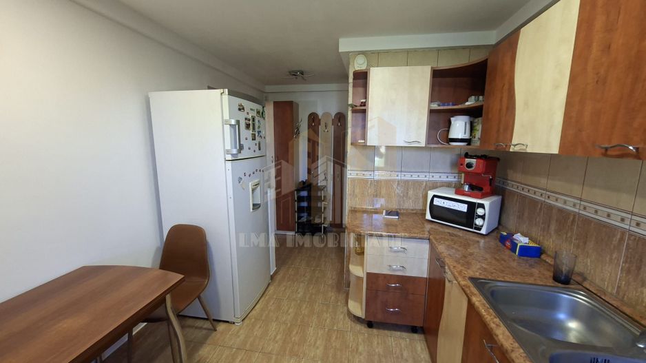 Apartament 2 camere semidecomandat Zizinului Brasov - Poză 3