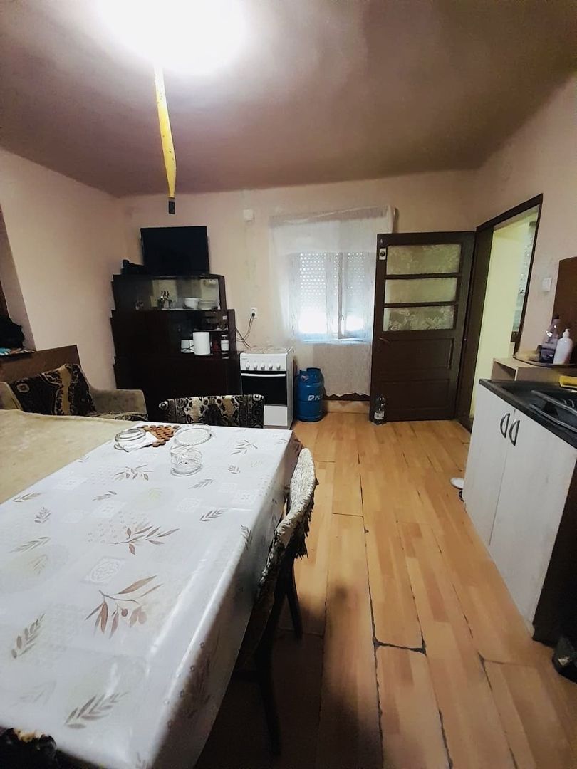Casă + 2870 mp teren – oportunitate Ciocaia - Poză 14