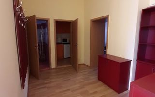 De vanzare apartament cu 3 camere in zona Centrala - Poză 6