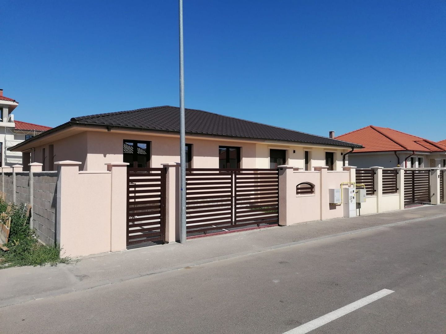 BRASADAS vinde casa individuala NOUA 3 cam zona UNIRII. - Poză 1