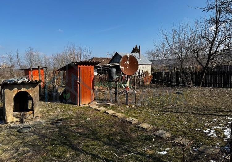 Casa locuibila la 39 km de Iasi, in Hermeziu, racordata la apa - Poză 7