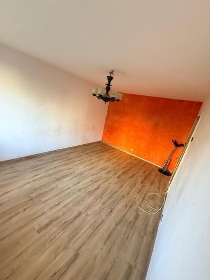 Apartament 3 camere decomandat + boxă – Drumul Taberei – necesită renovare - Poză 14