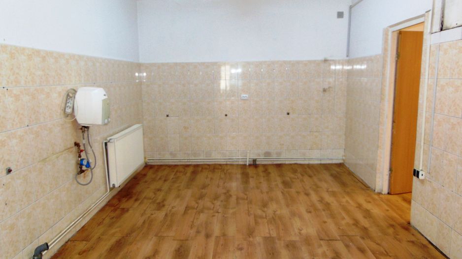 Spatiu de productie-birouri 13 Decembrie - Poză 1