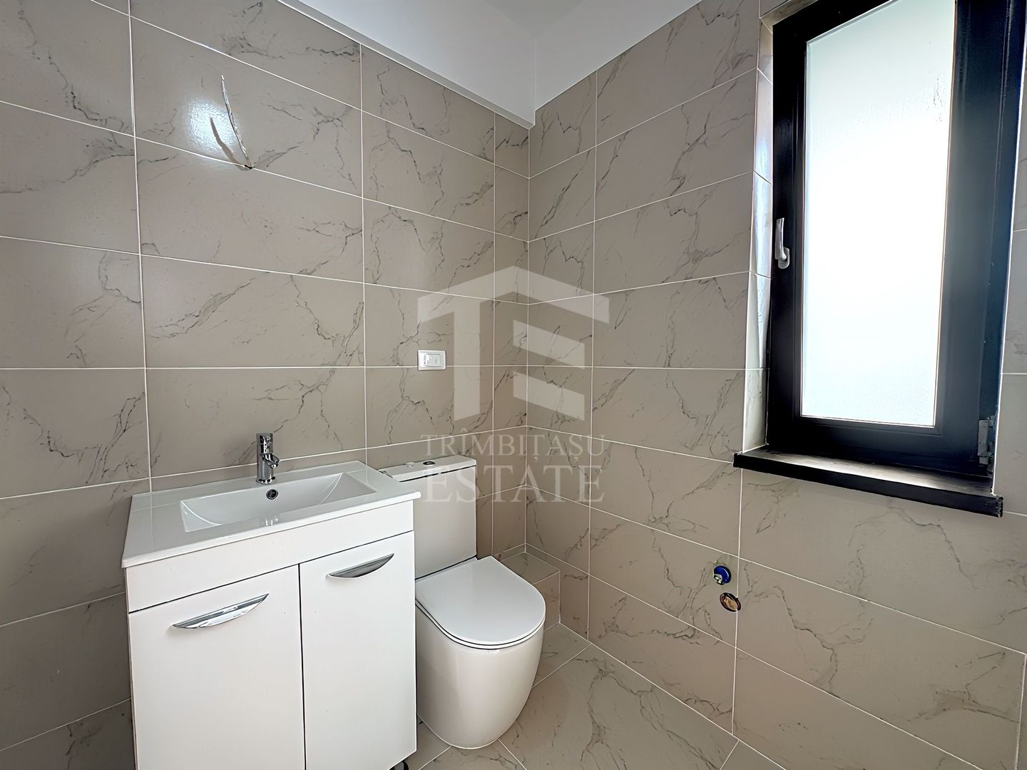 3 camere 88 mp 2 terase 2 băi 2 dressinguri etaj 3/4 lift Sos Cernica - Poză 16