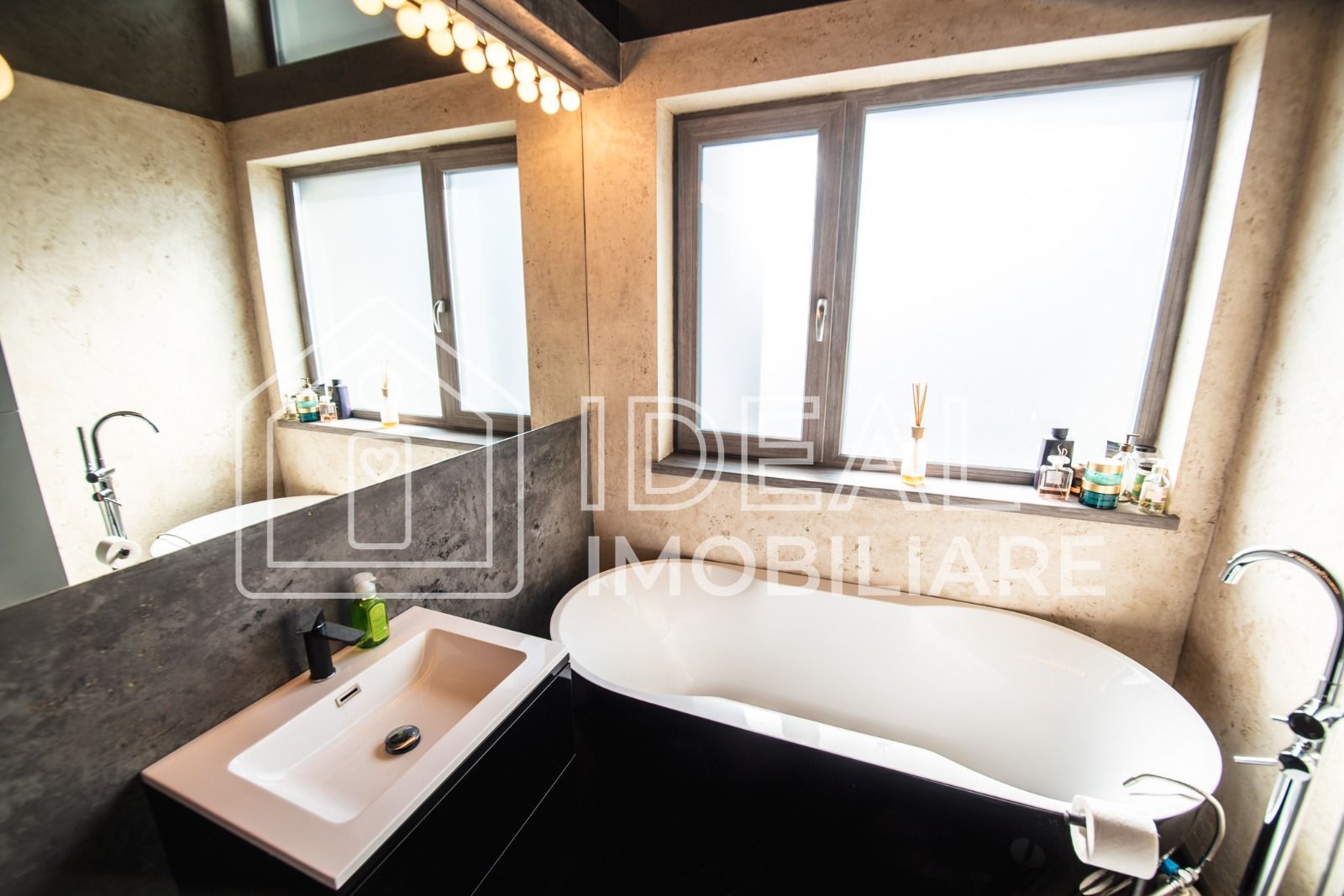Casa Moderna cu 4 camere si terasa, zona Pictor Brana, Selimbar - Poză 13