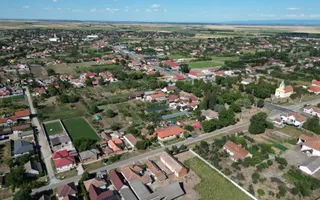 Casă cu teren de 2171 mp, zona centrală Șimand - Poză 12