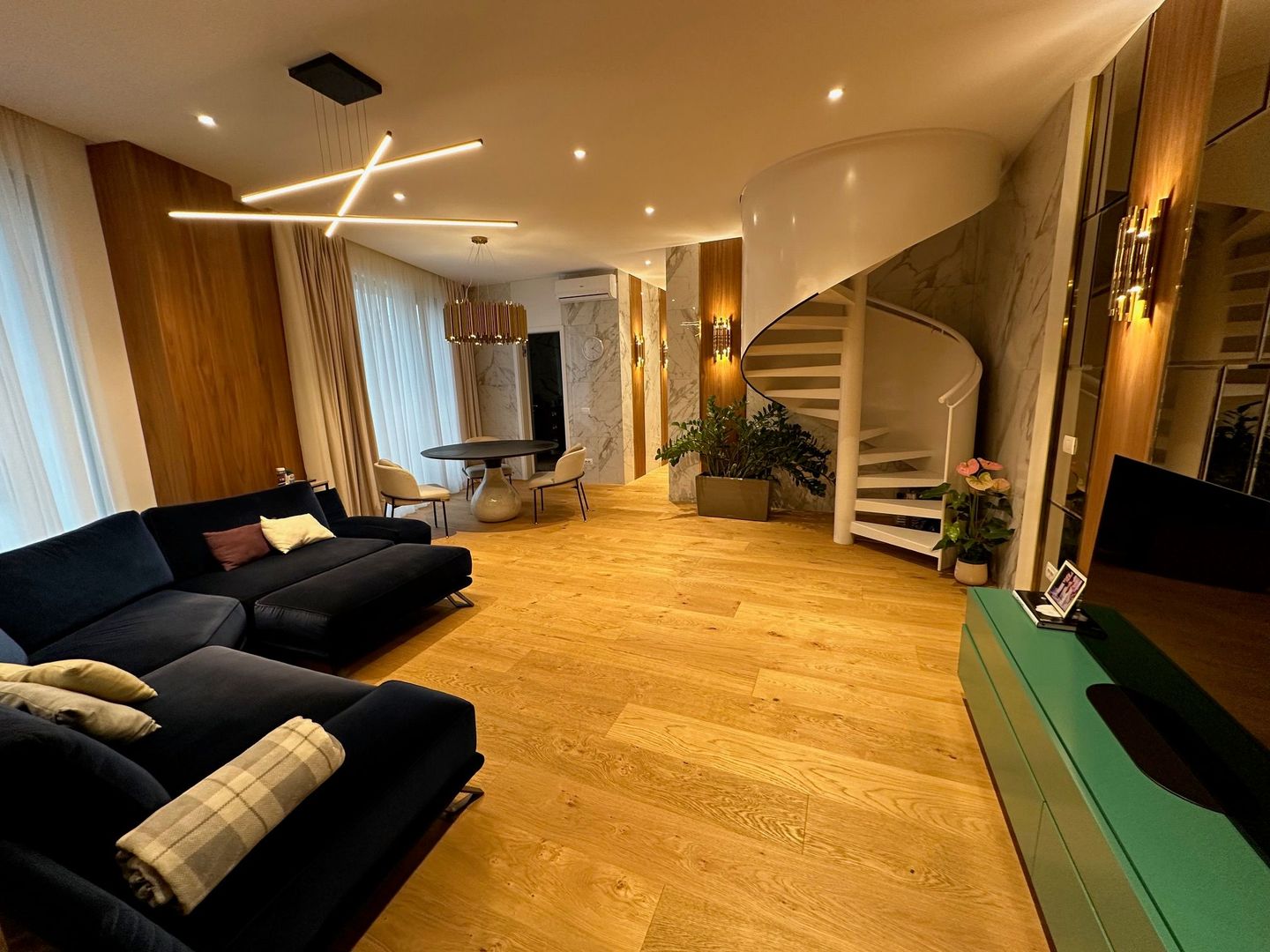 Apartament pe 2 niveluri - Poză 17