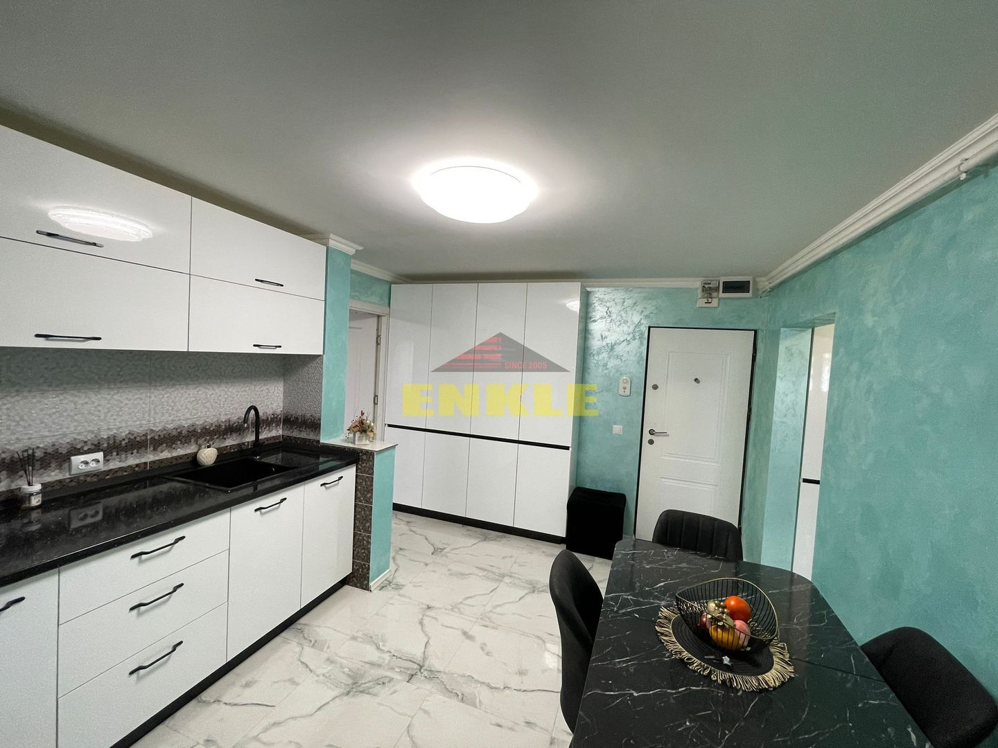 De vanzare apartament, 2 camere decomandat, zona Capat 1 - Poză 6