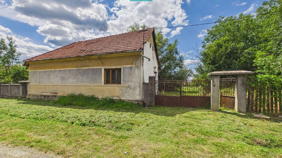 Casă cu teren de 2341 mp, în Bonțești, Arad - Poză 2
