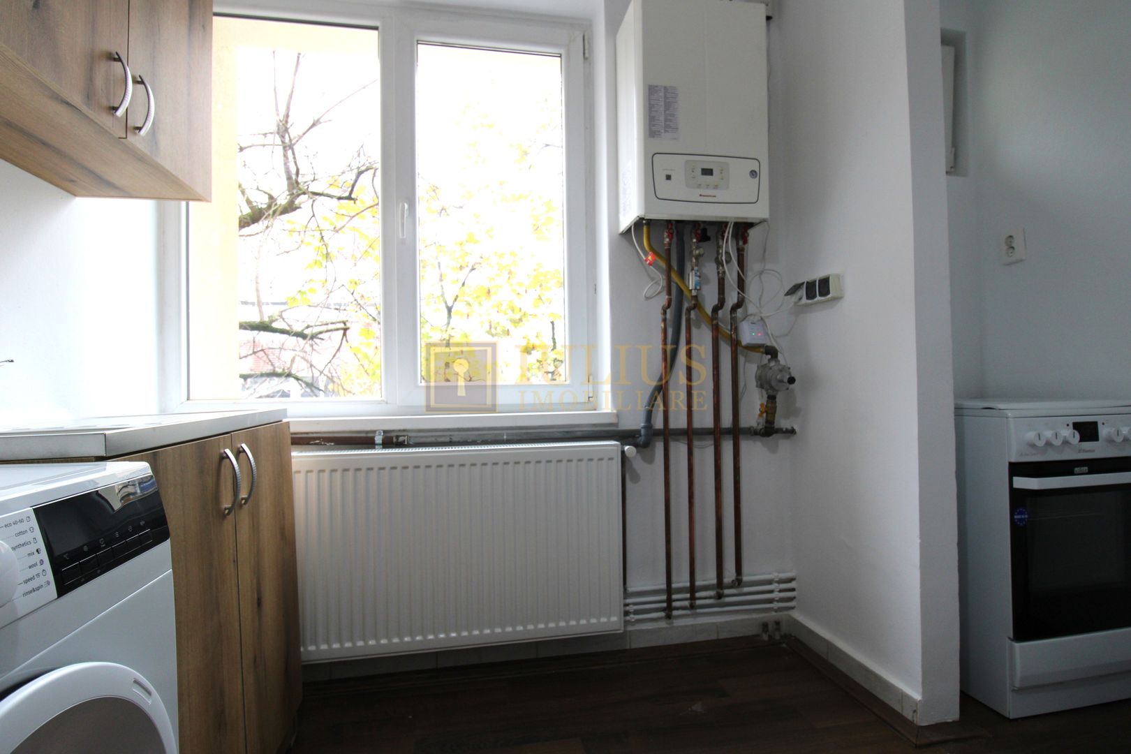 Piata 700; centrala proprie, la prima inchiriere dupa renovare. - Poză 16