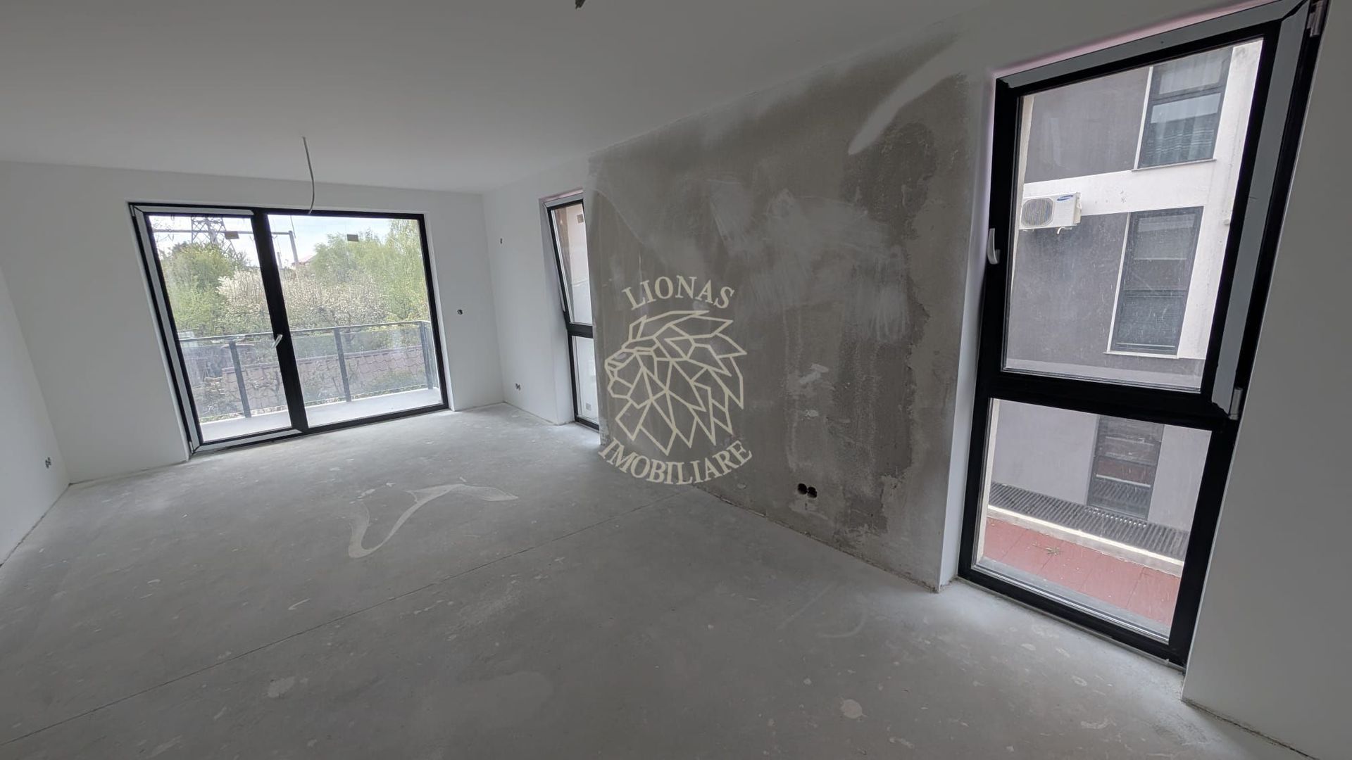 Apartament Ultrafinisat 3 camere-balcon-etaj 1-lift-Calea Moldovei - Poză 1