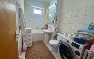 partament spațios, 80 mp, 2 băi, 2 balcoane - Poză 3