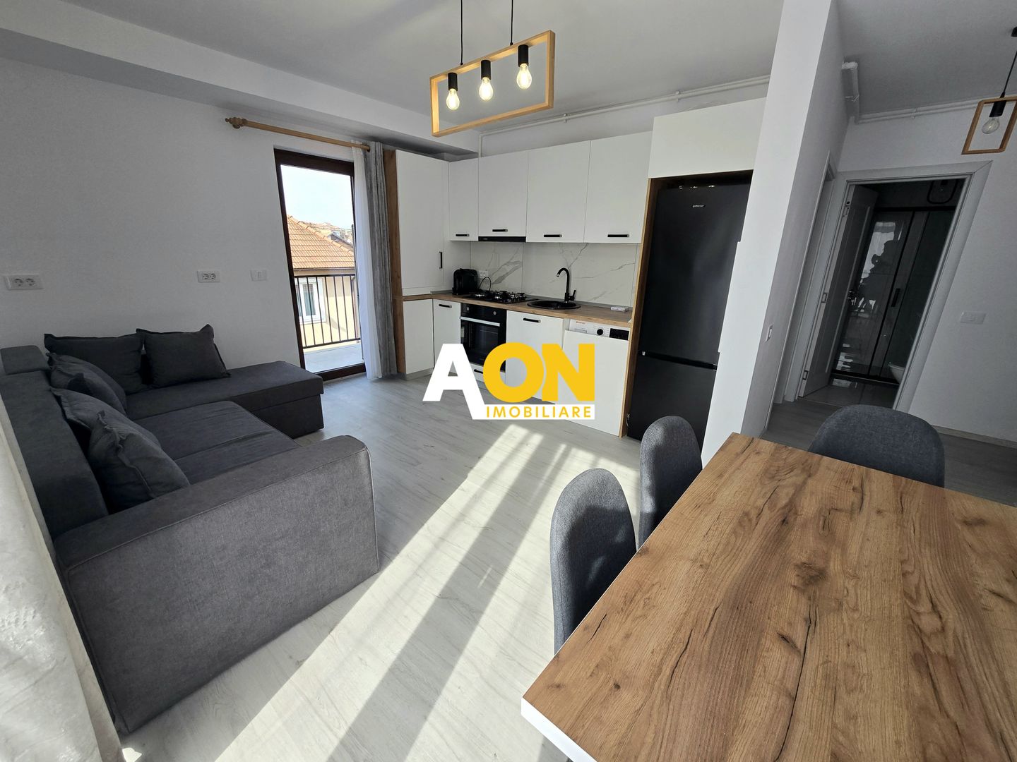 Apartament 2 Camere, Zona Hotel Cetate, Prima Inchiriere - Poză 1