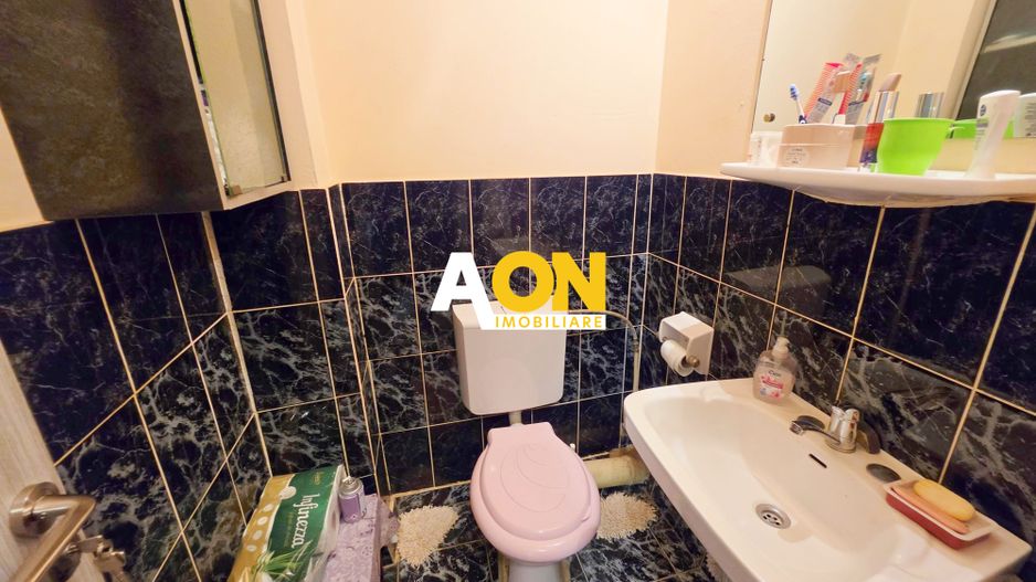 Apartament 3 camere, 65 mp utili, 2 bai, etaj 2, Cetate, zona Stadion - Poză 6