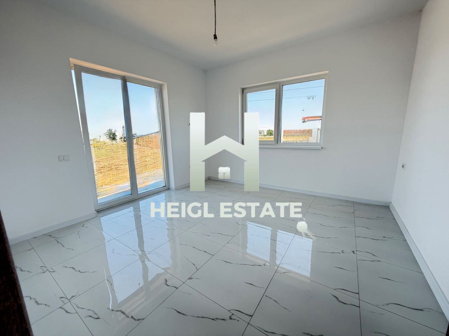 Duplex finalziat cu 4 camere si bucatarie inchisa in Giroc - Poză 2