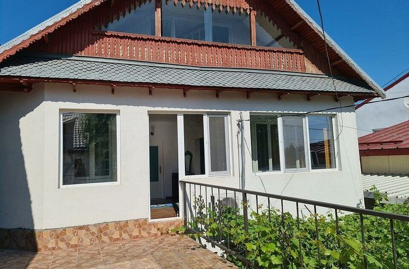 De inchiriat - casa P+1E+M - zona Port, langa liceul de Marina - Poză 2