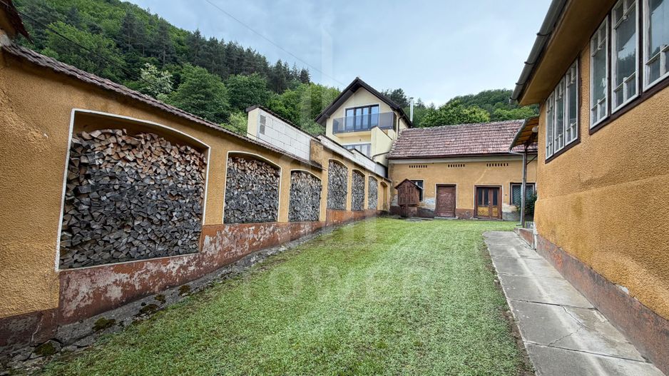 Casă rustică de vânzare în Tilișca, (Marginimea Sibiului) - Poză 5