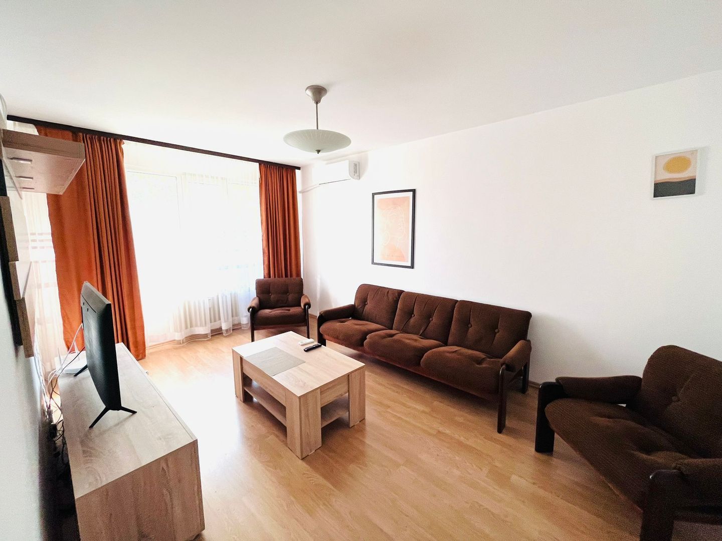 APARTAMENT MODERN DECOMANDAT BLOC ANVELOPAT 1978 CRANGASI - Poză 1