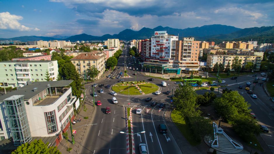 Spatiu Comercial,Calea Bucuresti-Zona Sp. Judetean,vitrina la strada - Poză 1