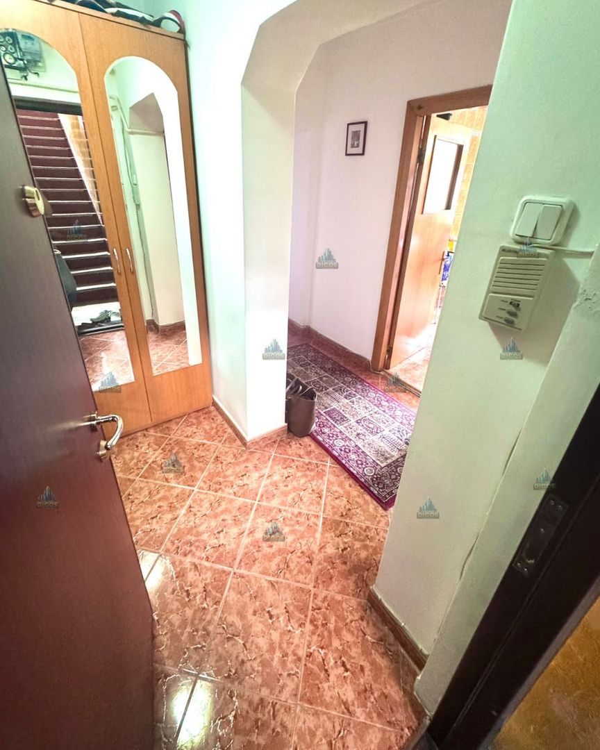 Apartament 3 camere de vânzare – Zona Valah - Poză 4