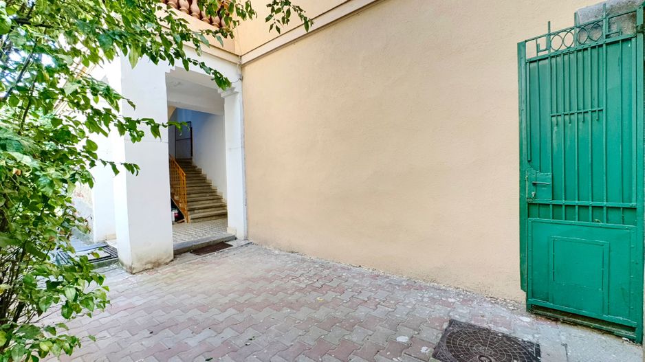 Casă / Vilă cu 6 camere de vânzare în zona Elisabetin - Poză 2