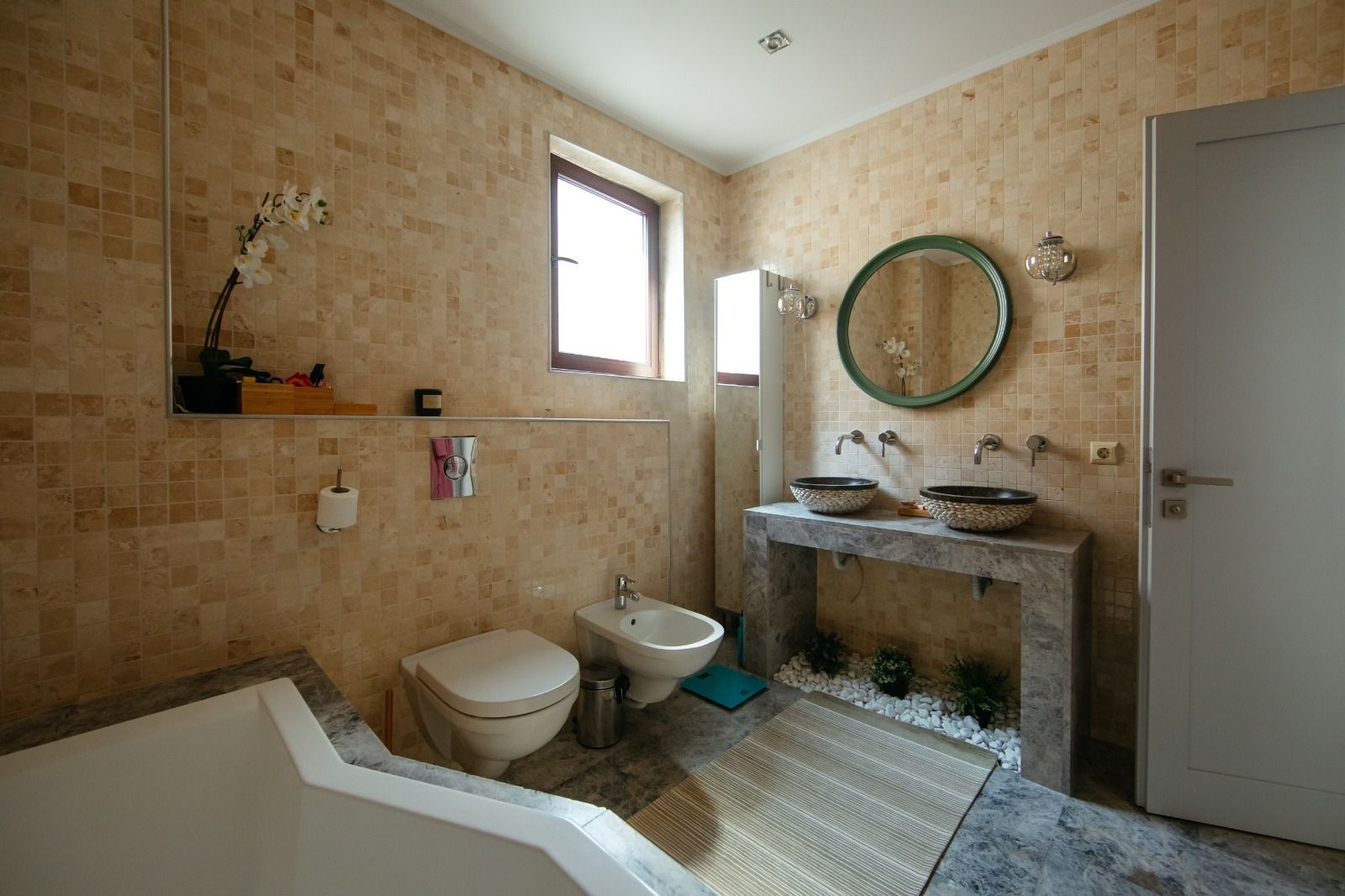 Vilă modernă  cu curte generoasă în Iancu Nicolae - Poză 16