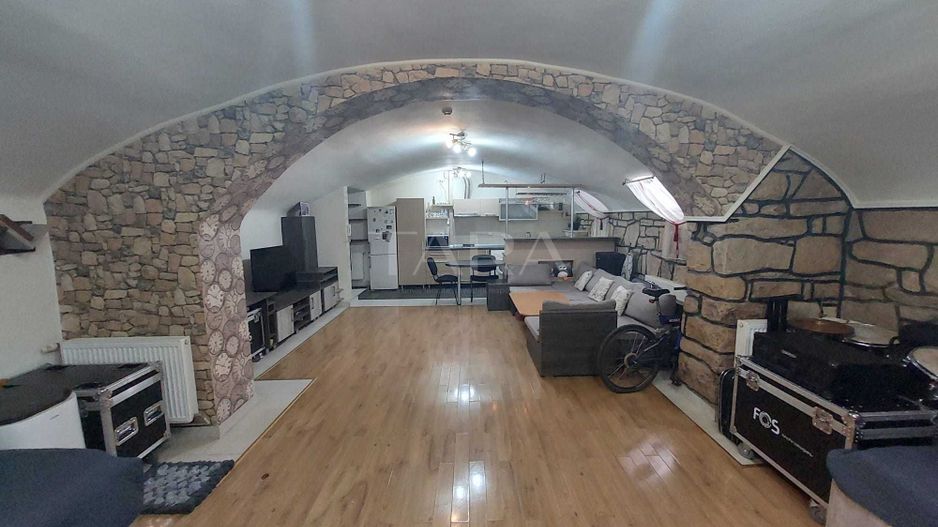 Apartament 2 camere semidecomandat, zona Piata Mihai Viteazul - Poză 1