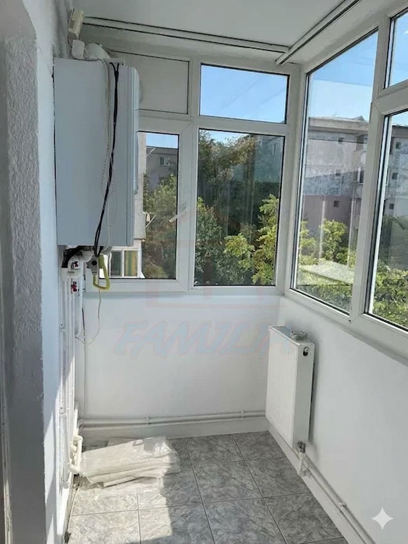 Inchiriere apartament 3 camere, Micro 20, 65 mp, 384 EURO/Luna - Poză 7
