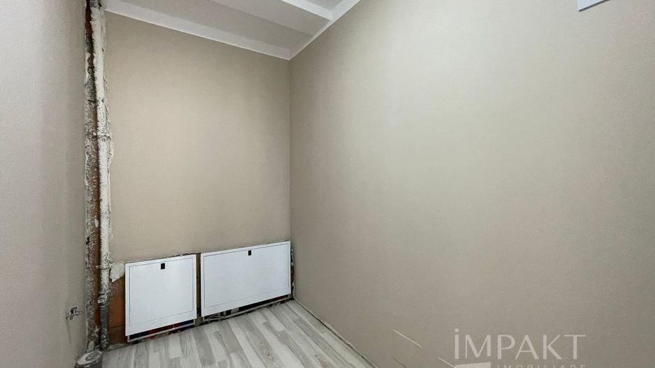 Casă / Vilă cu 4 camere de închiriat - Dezmir - Poză 15