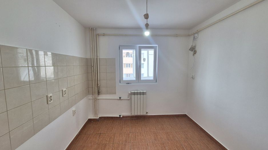 Apartament cu 3 camere 70,55 mp, bloc an 1980- Gorjului - Poză 5