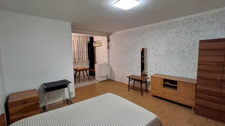 Garsoniera, str. Sibiu, Drumul Taberei-Favorit, sector 6 - Poză 1