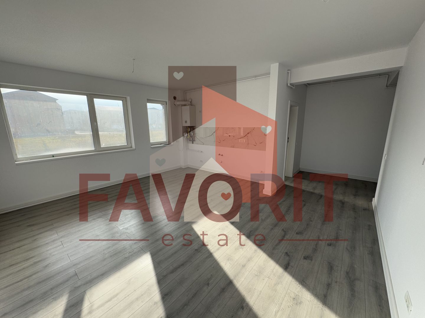 Spatios. Bloc NOU. Disponibil imediat. Strada asfaltata. - Poză 2