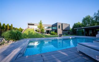 Proprietate unica de vanzare cu 3 corpuri de clădire - Poză 4