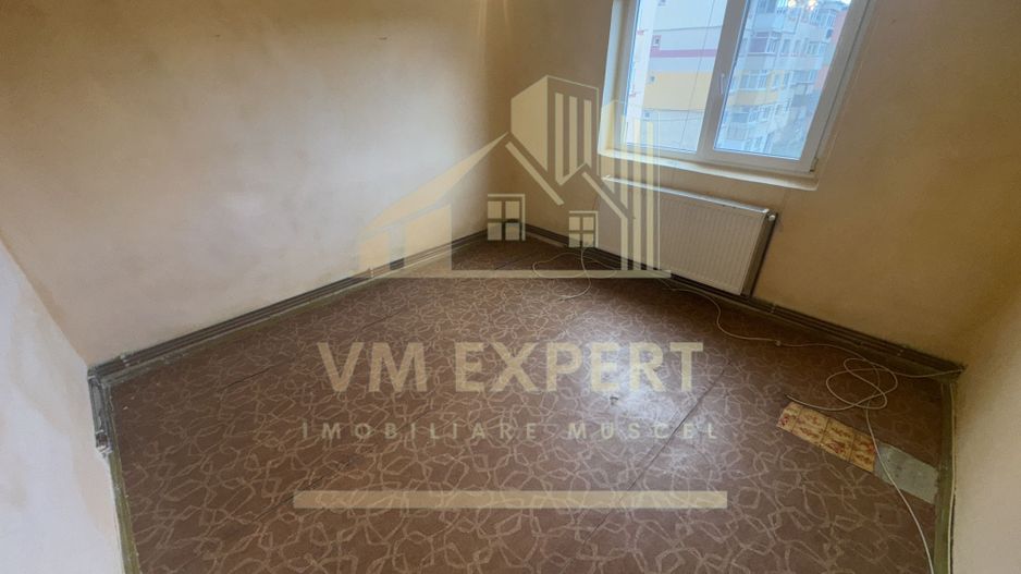 APARTAMENT 3 CAMERE ETAJ 2 GRUI  CAMPULUNG - Poză 2