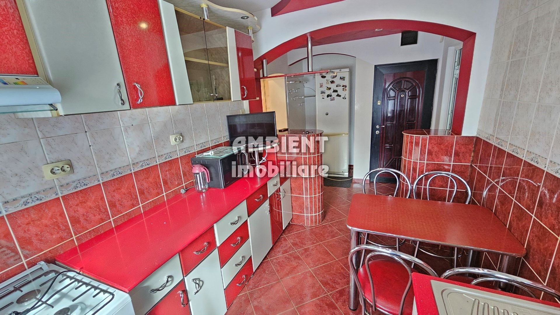 Apartament 3 camere, etaj 1, mobilat și utilat, zona DONICI; - Poză 4