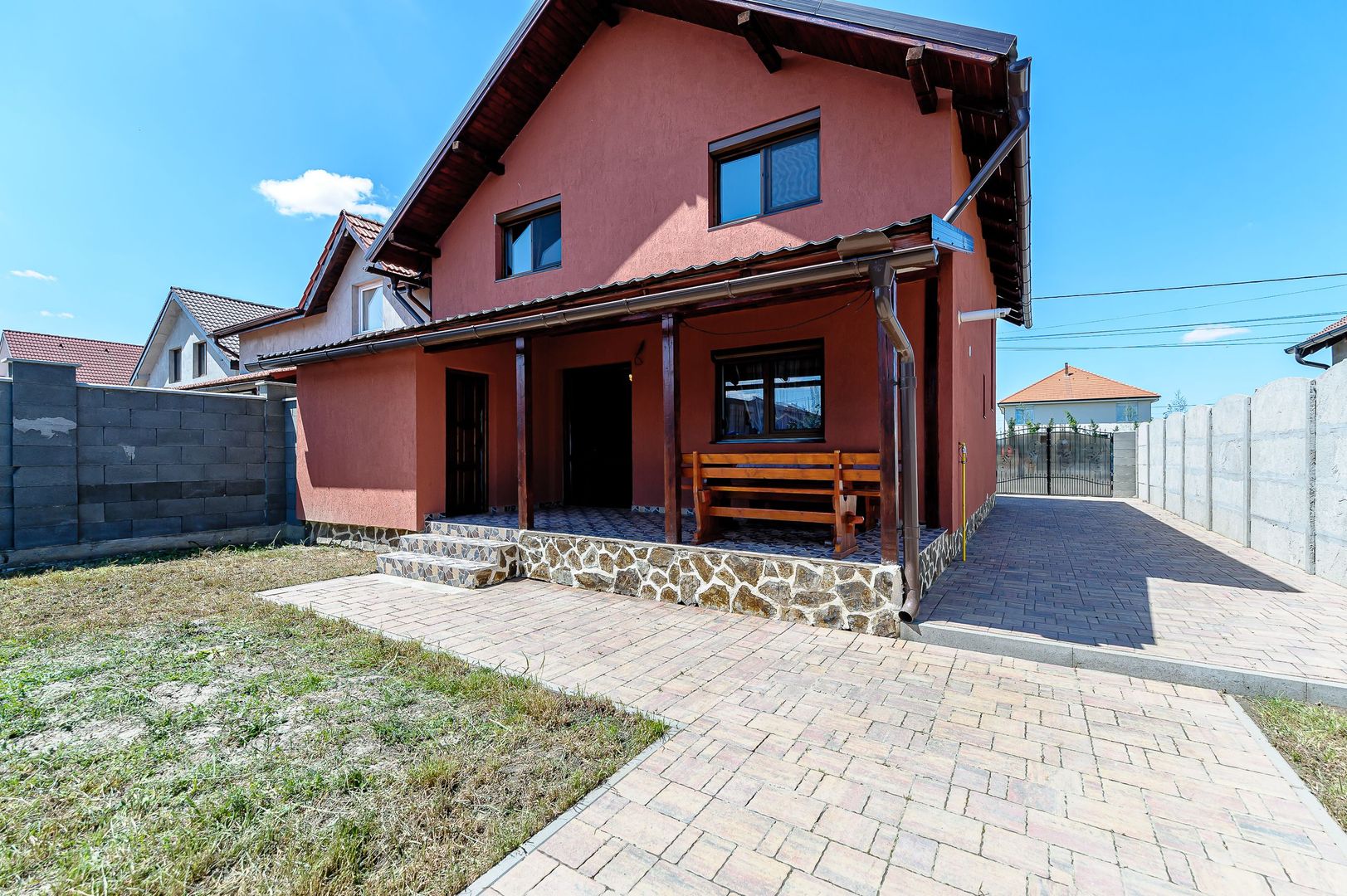 Vilă cu 4 dormitoare în Livada - Poză 10