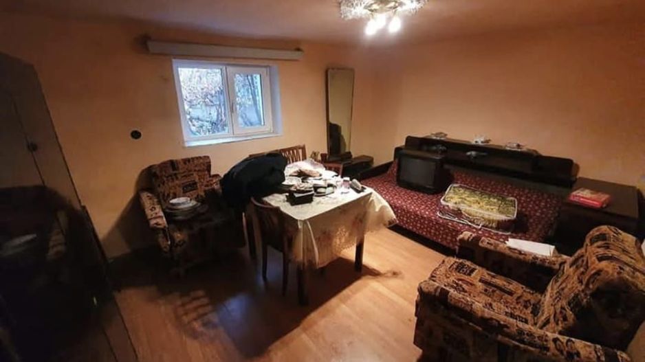 Casa in Les la asfalt si utilitati - Poză 2