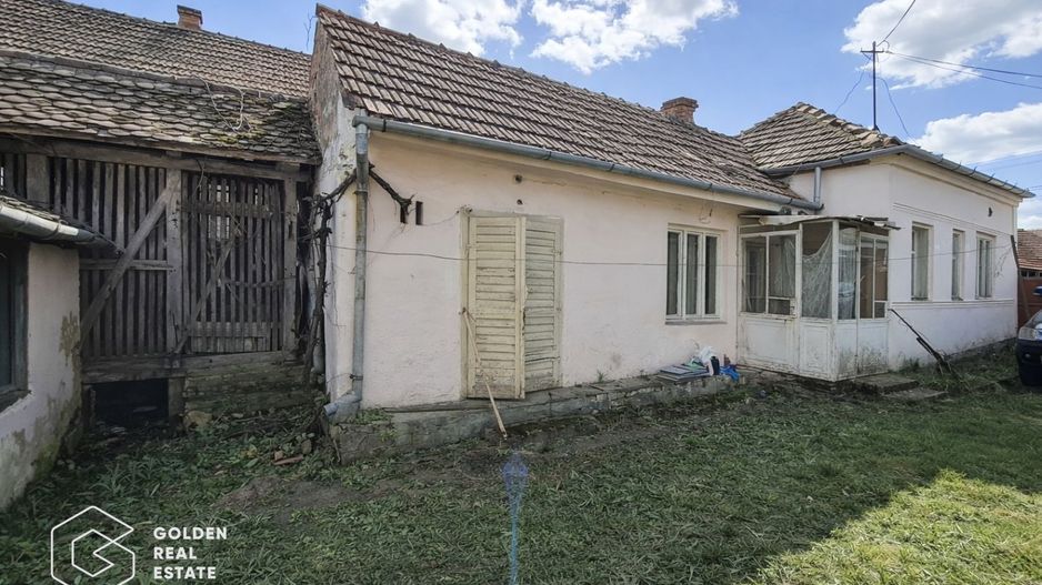 Casa cu doua corpuri de cladire, localitatea Chesint - Poză 4