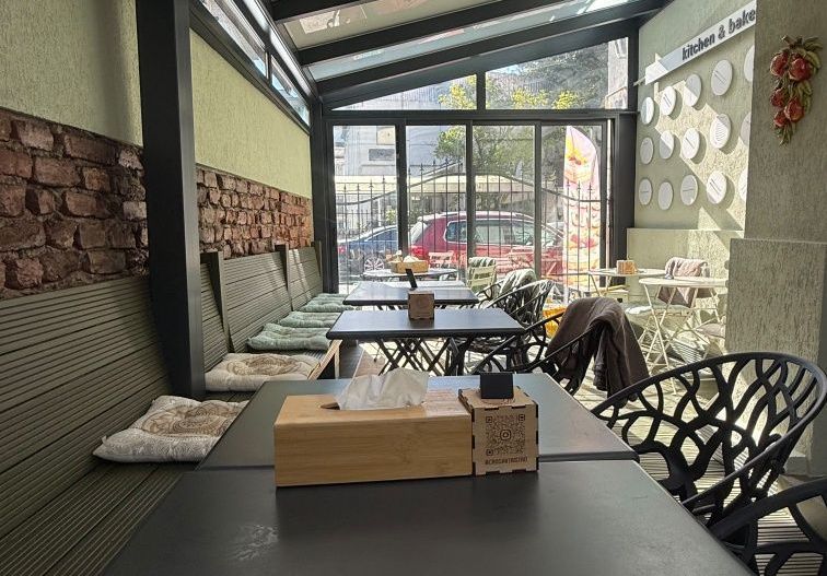 SPAȚIU HORECA LA CHEIE | 52 MP + TERASĂ 23 MP | PIAȚA ROMANĂ - Poză 2