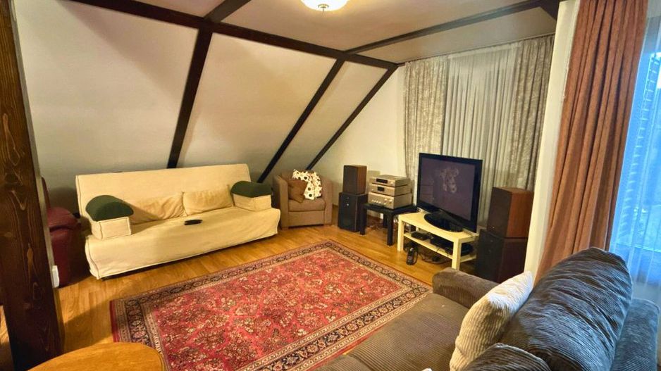 Vilă cu 10 camere P+2E+M 400 M² utili 2800 M² Teren Comandau - Poză 11