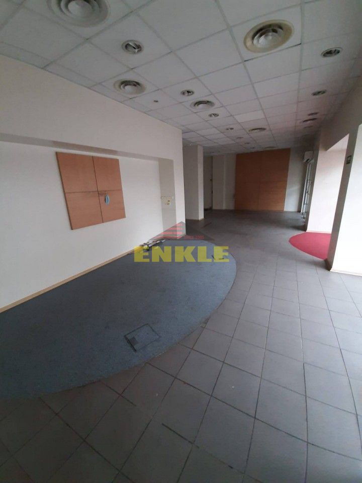 Inchiriez Spatiu Comercial 130 mp utili, central, 1700 euro Negociabil - Poză 1