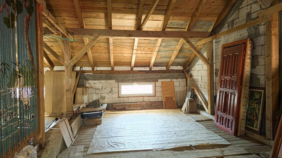 Lunei - Ion Neculce, 2 Apartamente. Mansarda 157 mp. Anexe, Lot 475 mp - Poză 37