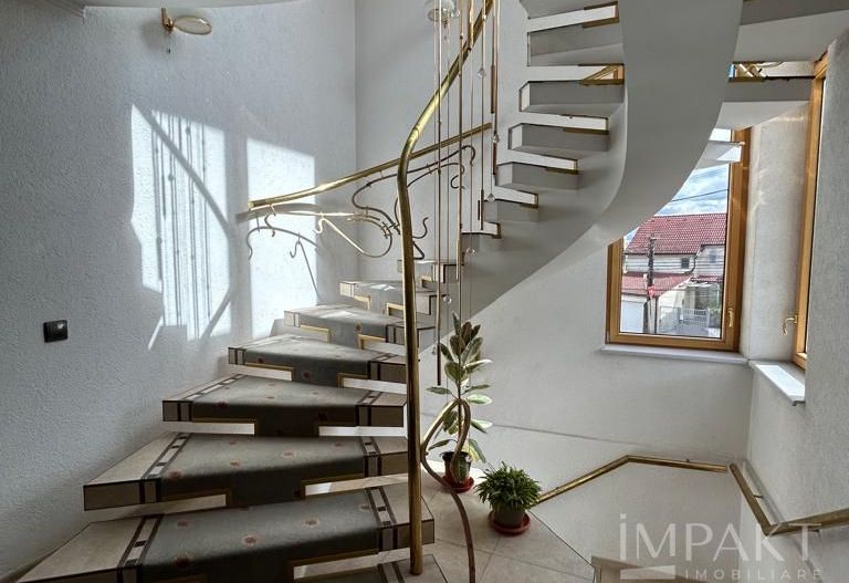 Vila individuala de lux de inchiriat, in cartier Gruia aproape de Cetatuie! - Poză 19
